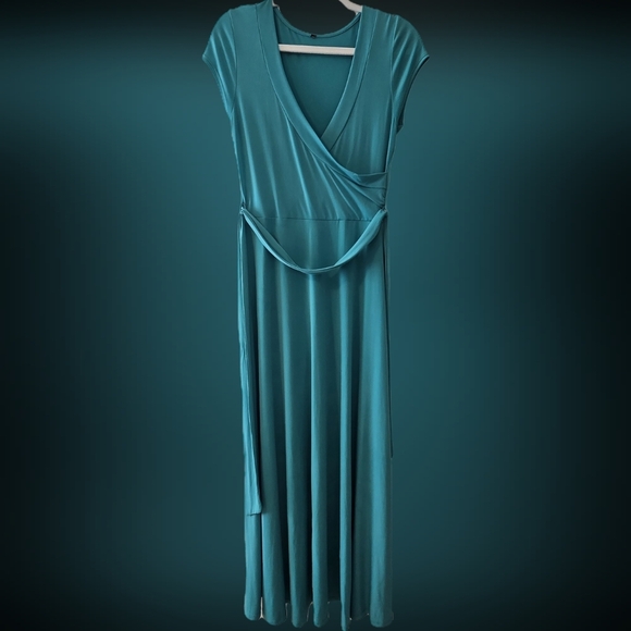 Elegant Teal Dress - Picture 1 of 8